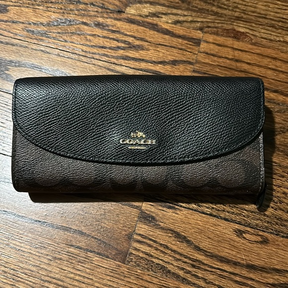 Coach Wallet - Picture 3 of 4